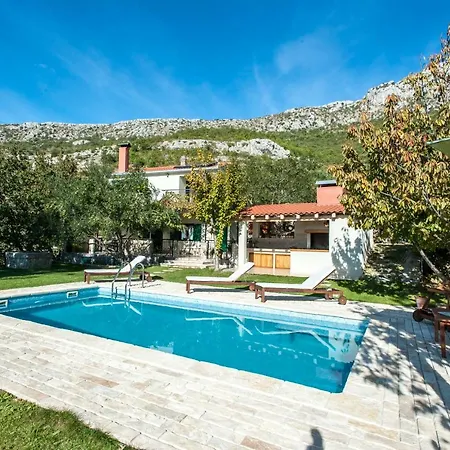 빌라 Vrh Knjezaka - With Heated Pool *