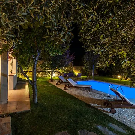 빌라 Vrh Knjezaka - With Heated Pool *