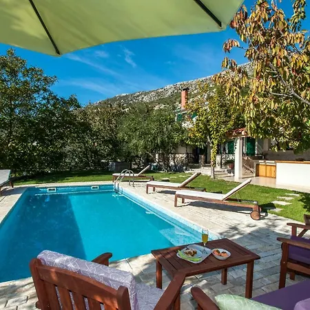 빌라 Vrh Knjezaka - With Heated Pool *