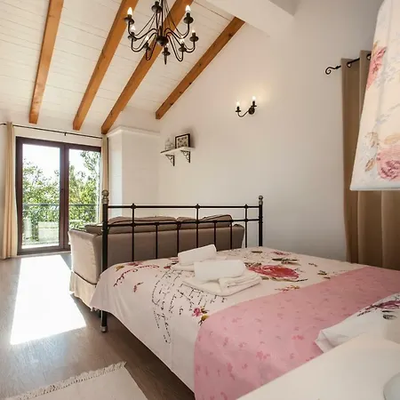 Vrh Knjezaka - With Heated Pool