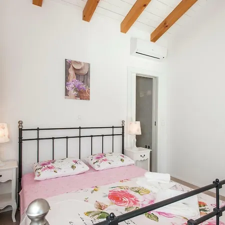 Vrh Knjezaka - With Heated Pool *